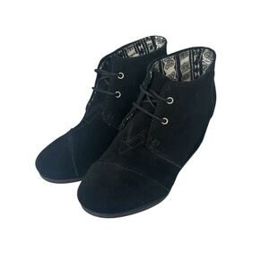 Toms Women’s Desert Wedge Suede Boots Booties Size 7.5 Black Nubuck Lace Up